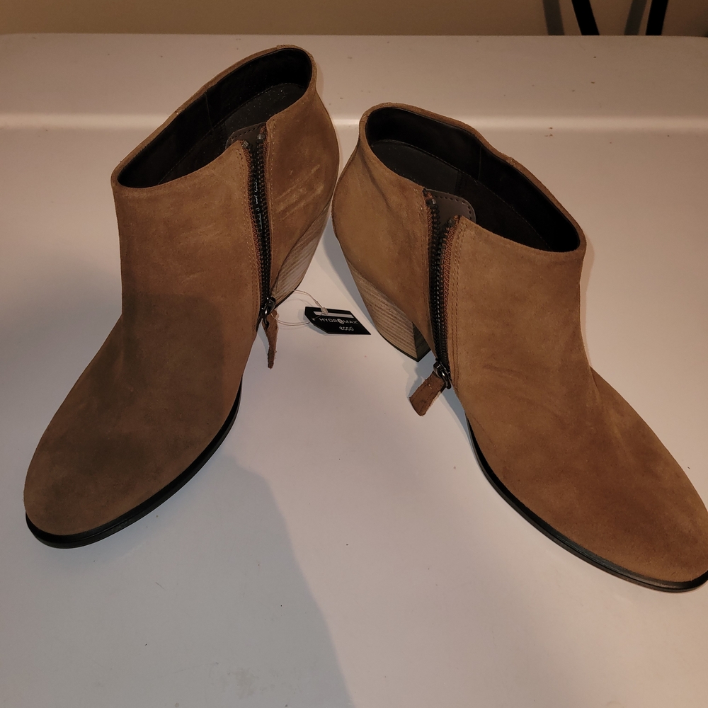 Ecco Tan Ankle Boots